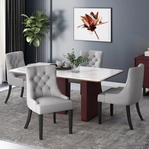 Jedálenské stoličky do luxusnej jedálne by mali byť spracované kvalotne a výhradne z materiálov prvotriednej kvality.